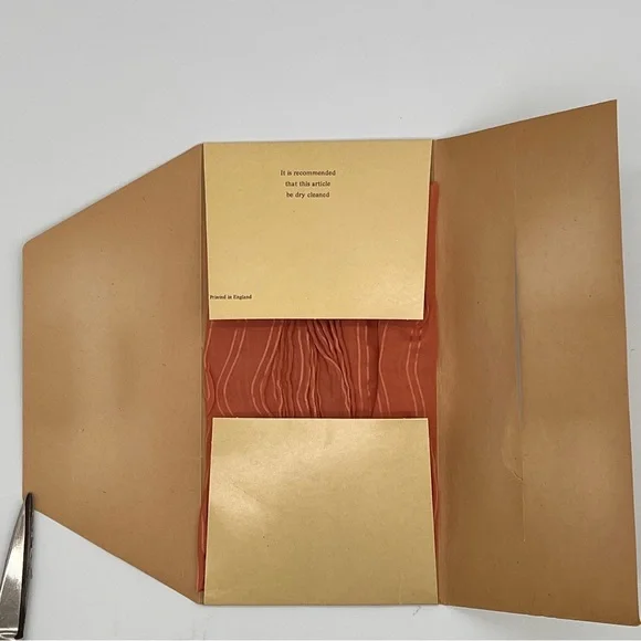 Liberty of London 100% Silk Coral Scarf Italy NWT - Picture 13 of 16